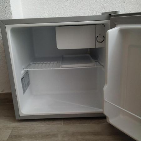 Hostal Cuatro Torres Мадрид Екстериор снимка